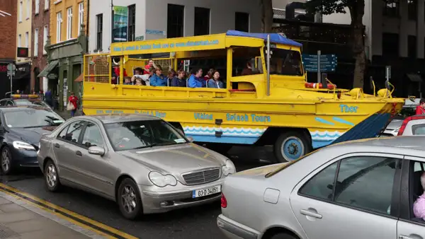 Tourbus stuck in Dublin traffic