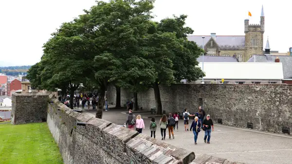 On the city wall of Londonderry / Derry