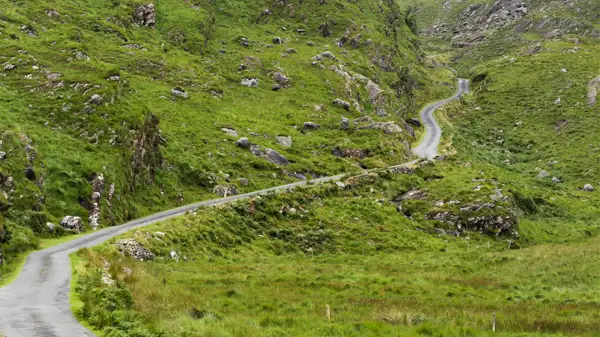 Small road near Ballaghbeama Gap