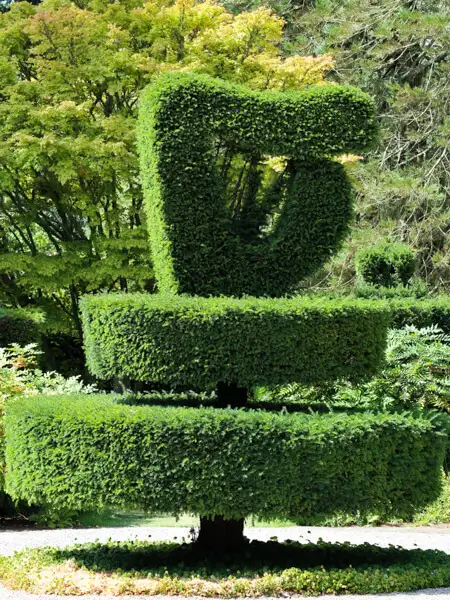 Gardening art at Mount Stewart