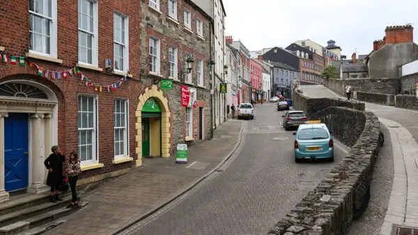 Small road at the wall of Derry / Londonderry