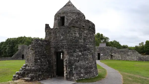 Round tower in Aughnanure Castle