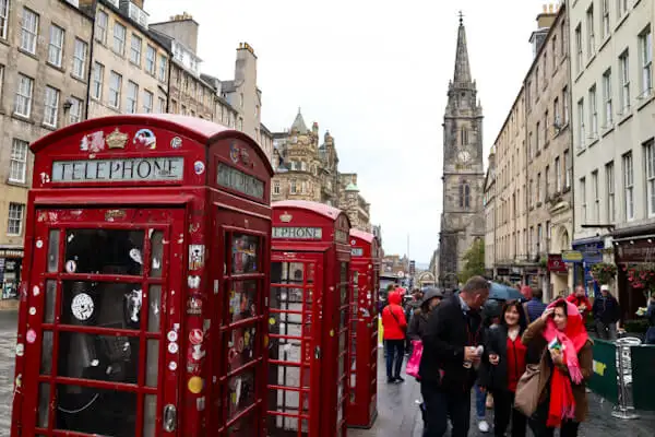 On Edinburgh Highstreet