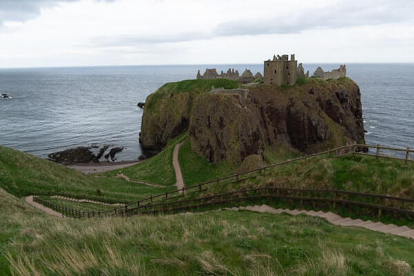 Footpath and steps to Dunnottar Castle