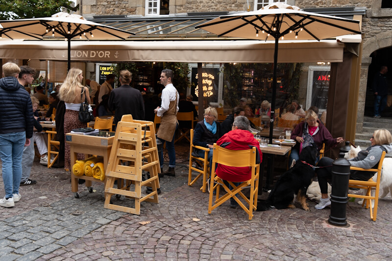 There are many restaurants in Saint-Malo