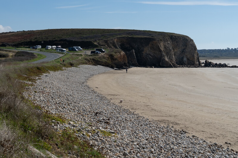 Some places are allowed for overnight stay (motorhome camping in France)