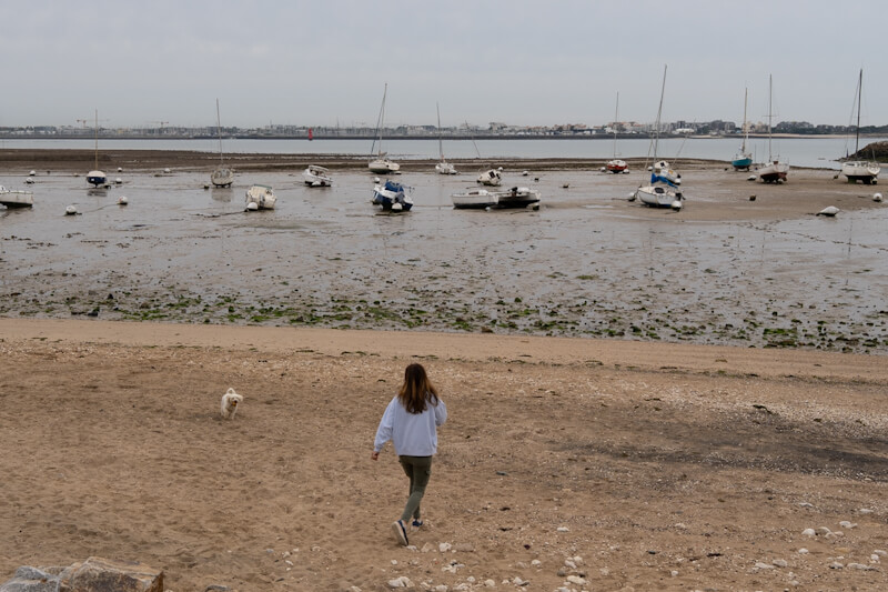 At Port Neuf Beach (La Rochelle)