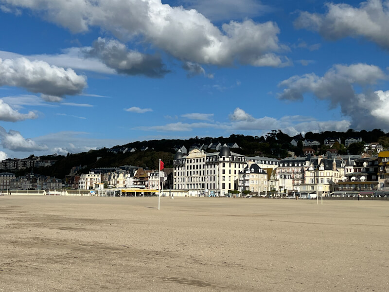 Sea bath at the the Atlantic coast (motorhome camping in France)